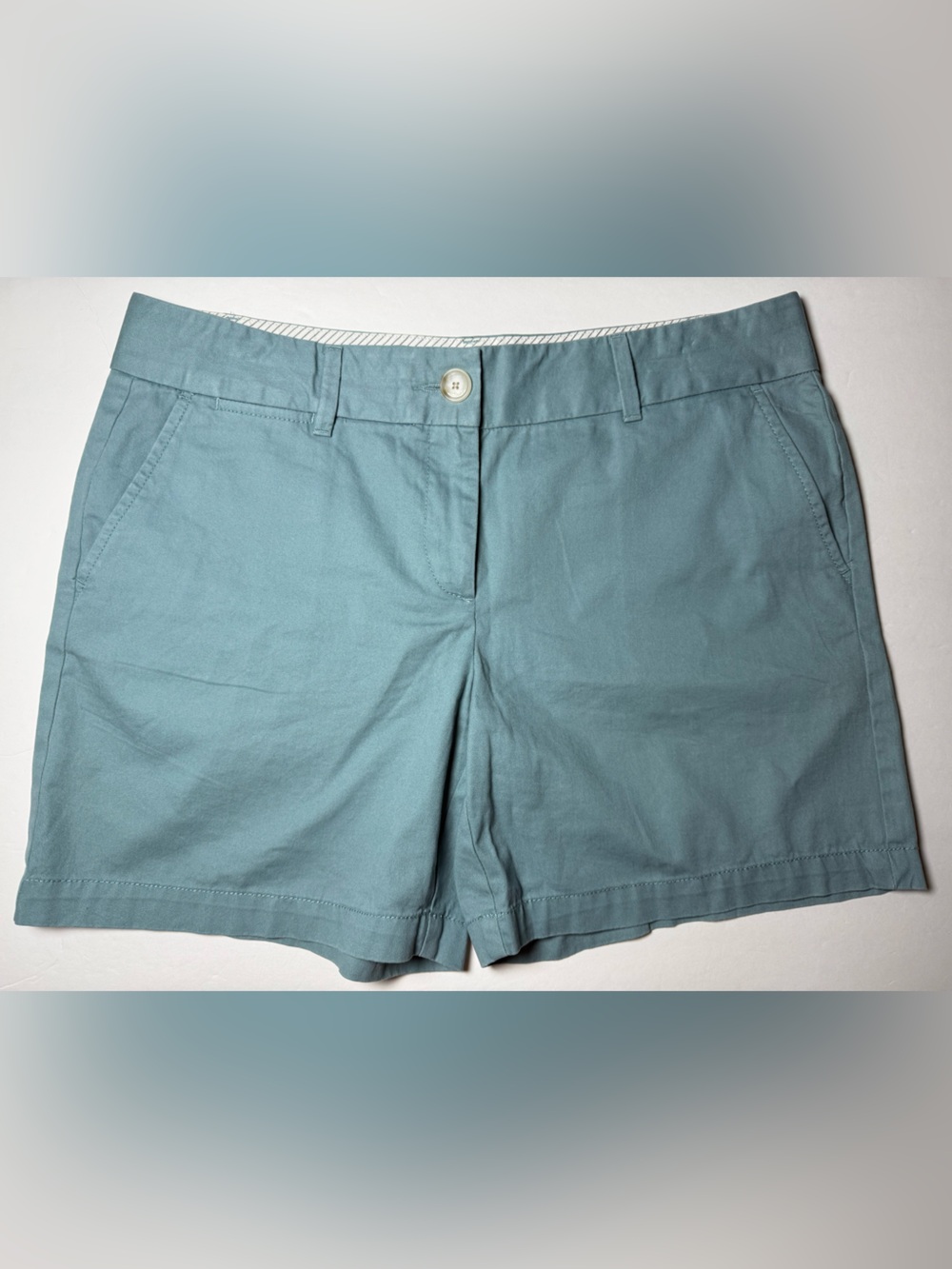Loft seafoam Blue Cotton Chino Shorts.  SZ  8 Classic Casual Summer 100% cotton